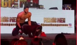 吃瓜动作表演图片