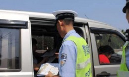 跳车躲交警吃瓜,跳车躲警成笑谈