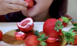 草莓小姐吃瓜,草莓小姐的瓜界探险记