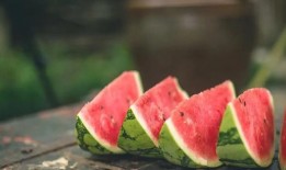 吃瓜别乱吃,吃瓜需谨慎，别乱吃！